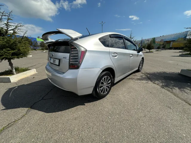 Toyota Prius - фото 5