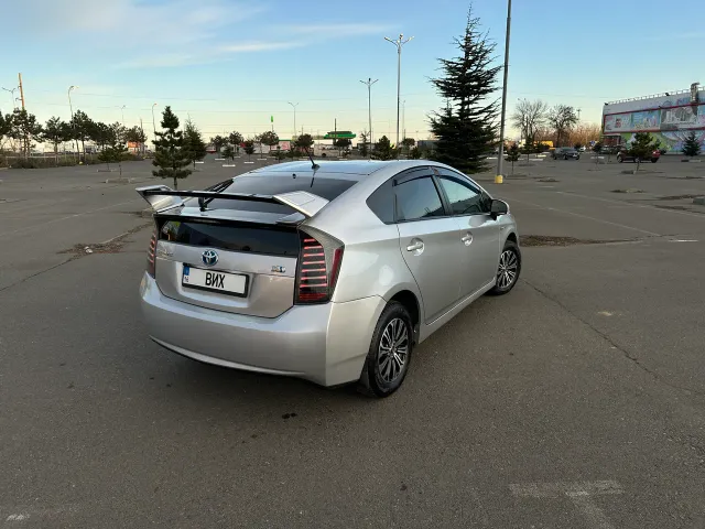Toyota Prius - фото 5