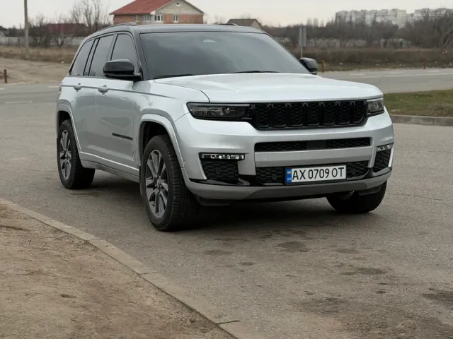 Jeep Grand Cherokee - фото 3
