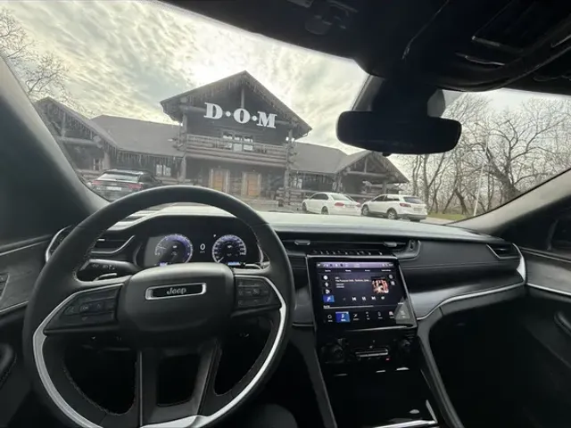 Jeep Grand Cherokee - фото 5