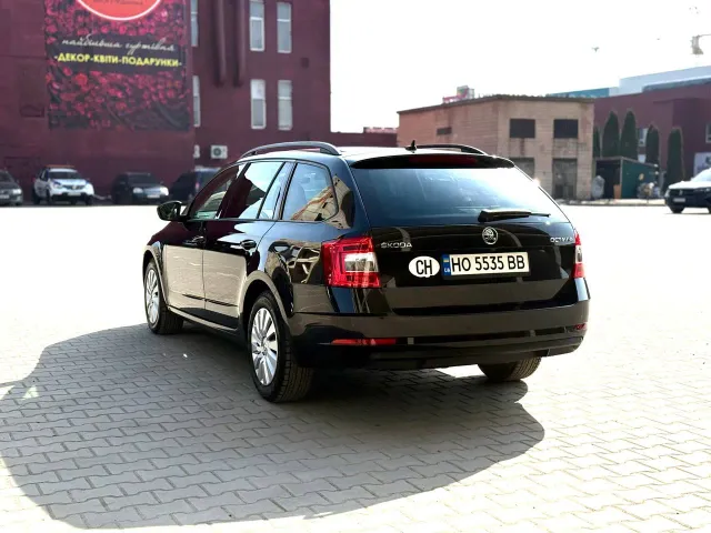 Skoda Octavia - фото 3
