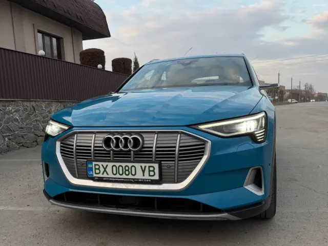 Audi e-tron - фото 3