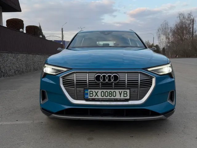Audi e-tron - фото 2