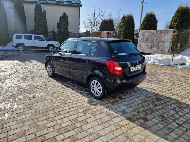 Skoda Fabia - фото 5