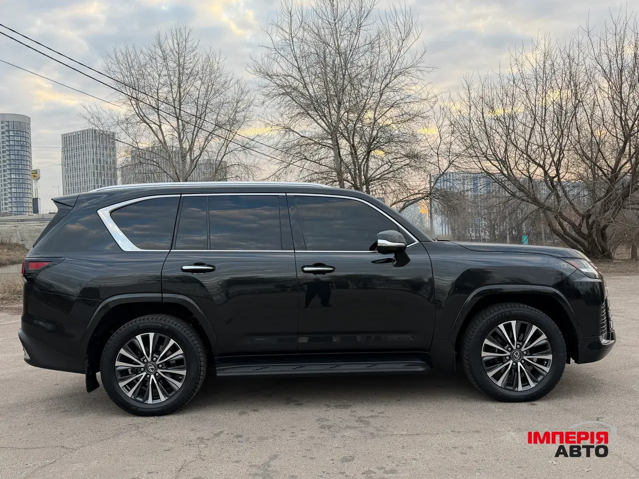 Lexus LX - фото 7