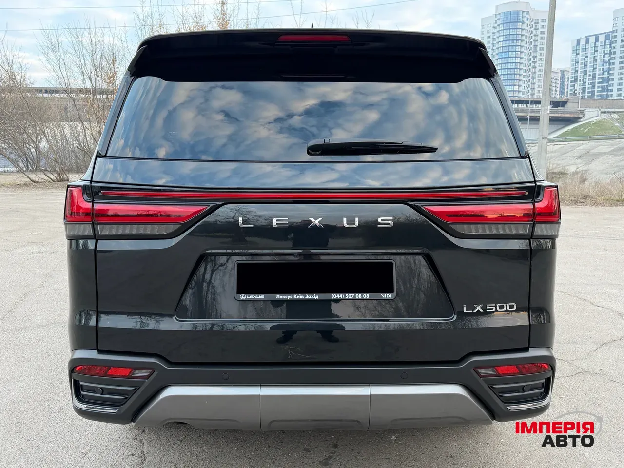 Lexus LX - фото 9