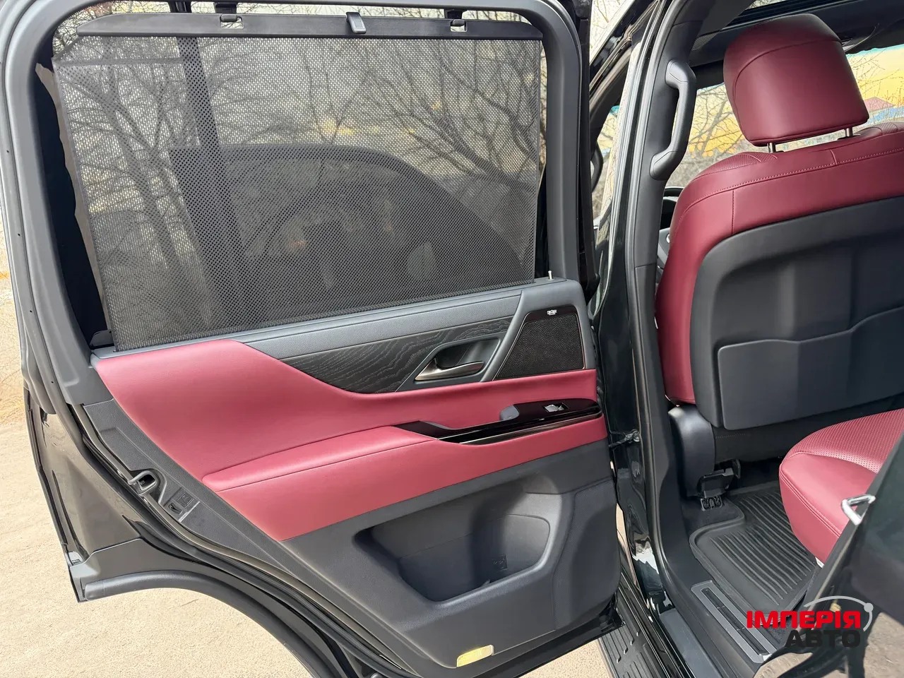 Lexus LX - фото 18