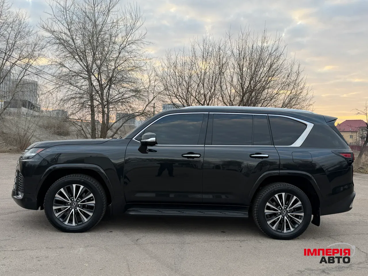 Lexus LX - фото 11