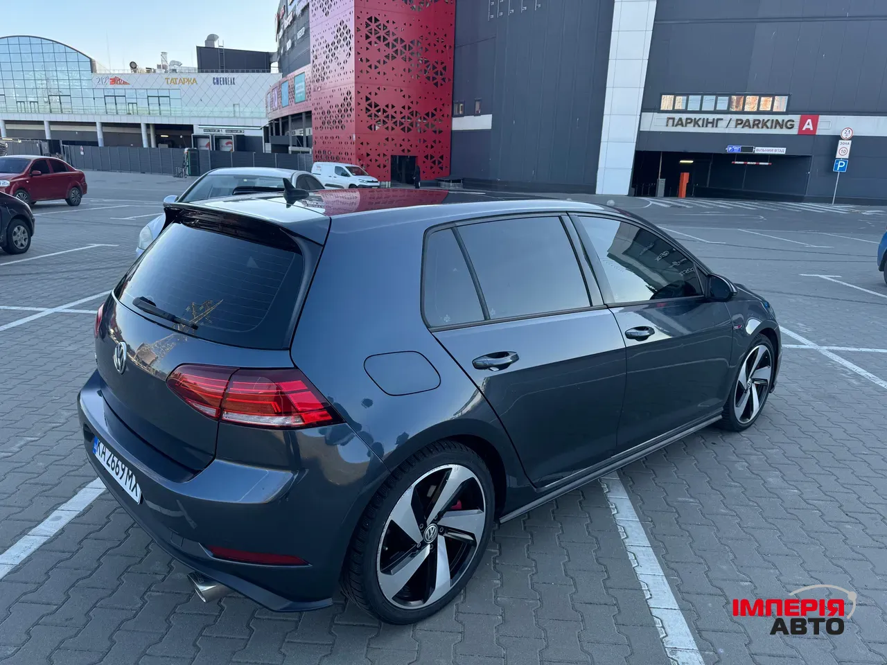 Volkswagen Golf GTI - фото 4