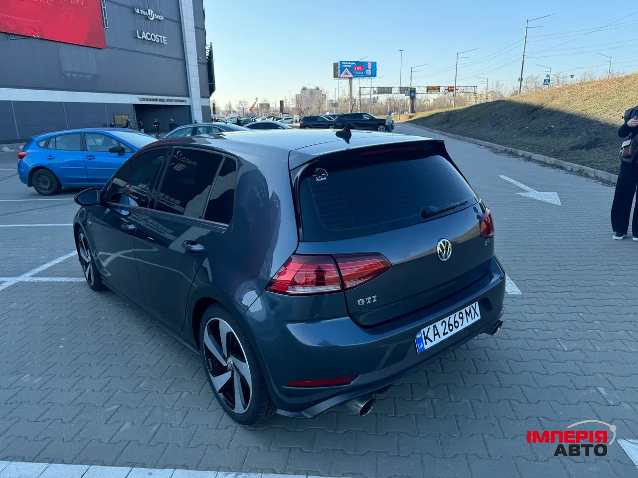 Volkswagen Golf GTI - фото 3