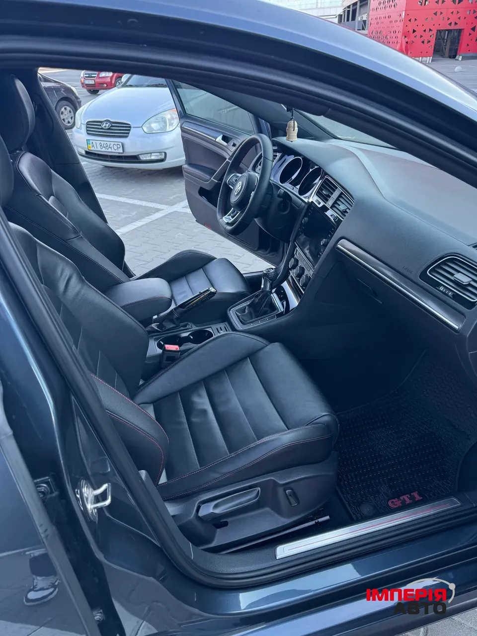 Volkswagen Golf GTI - фото 8