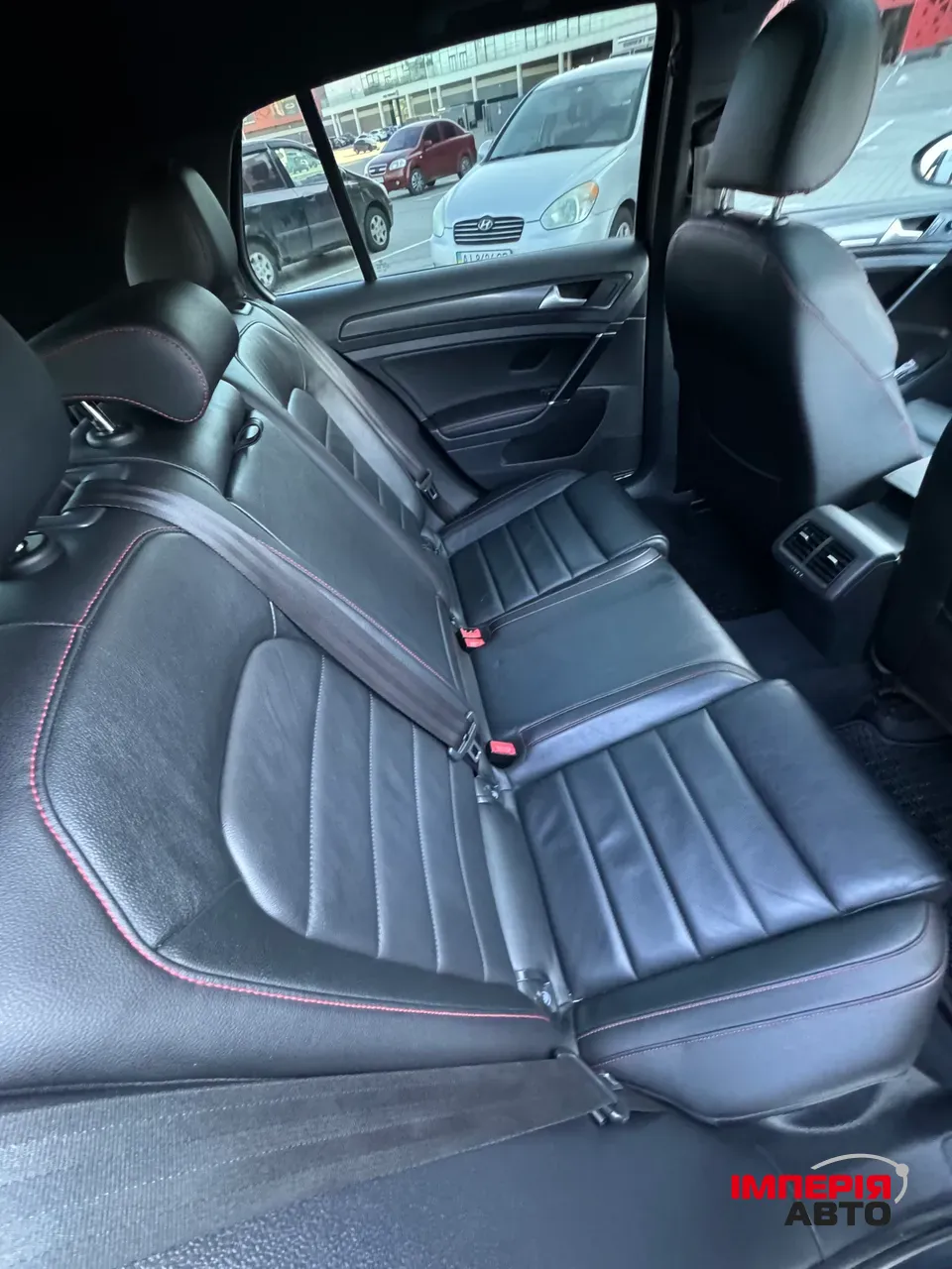 Volkswagen Golf GTI - фото 11