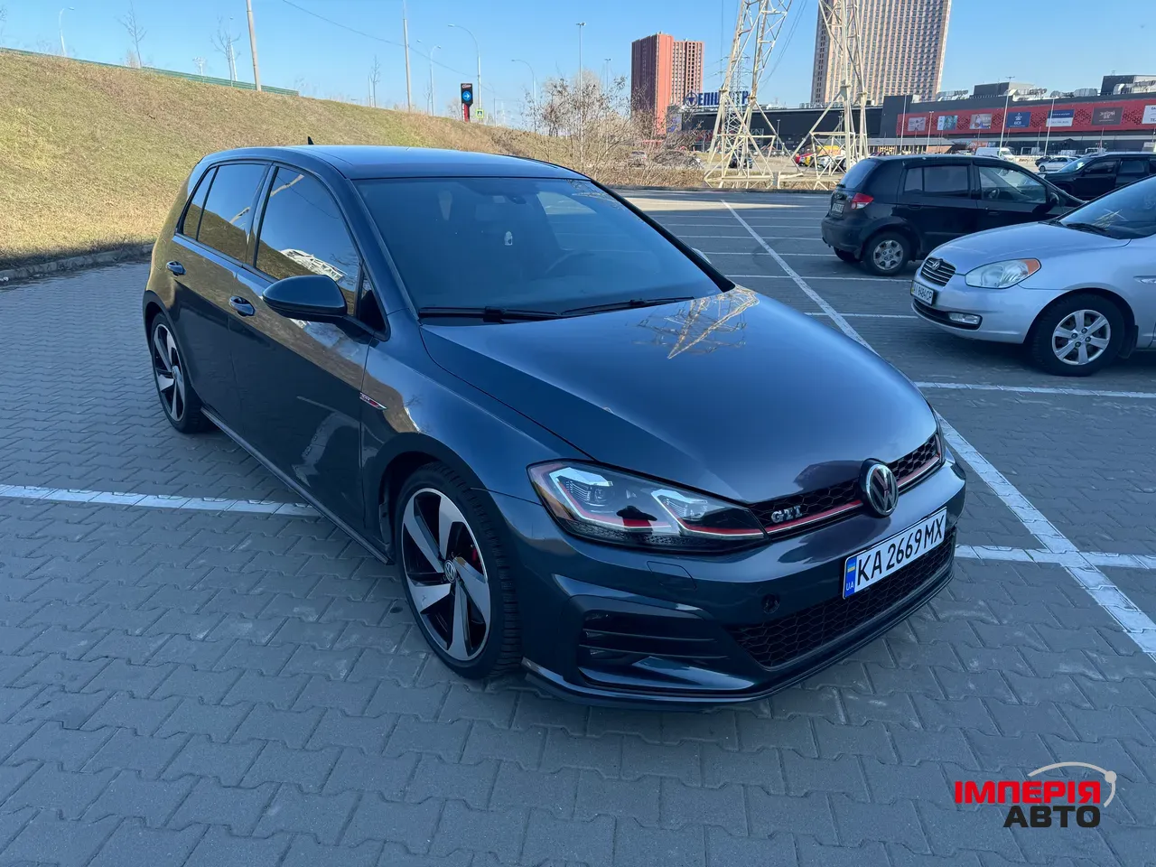 Volkswagen Golf GTI - фото 1