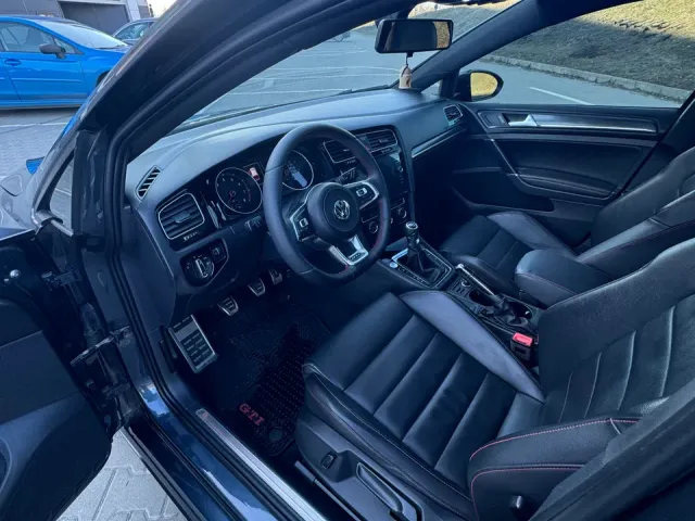 Volkswagen Golf GTI - фото 5
