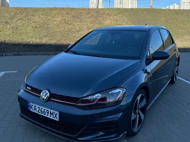 Volkswagen Golf GTI - фото 2