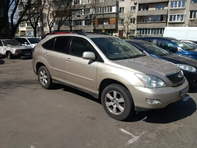 Lexus RX - фото 4