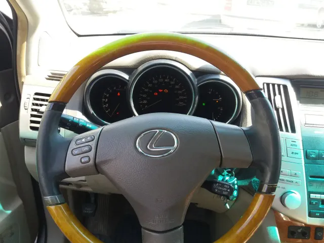 Lexus RX - фото 3