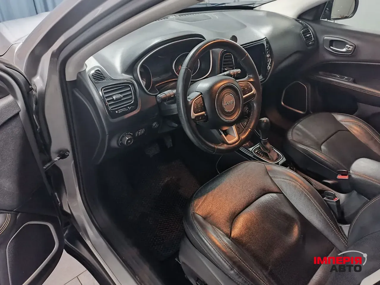 Jeep Compass - фото 6
