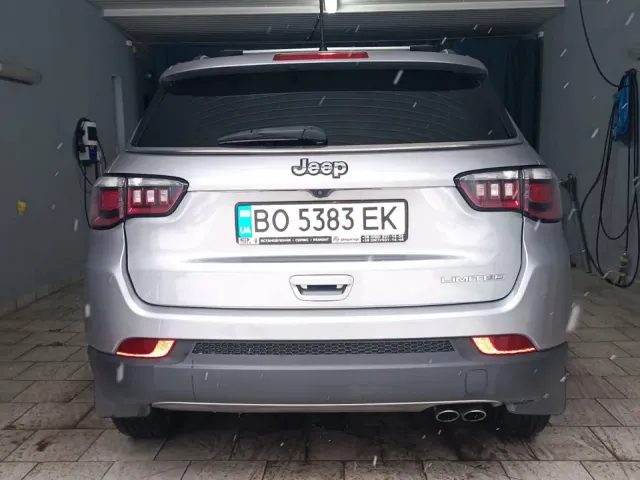 Jeep Compass - фото 2