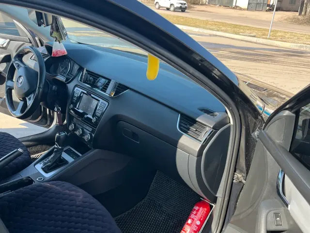 Skoda Octavia - фото 3