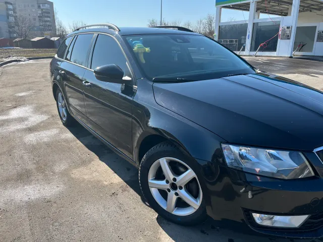 Skoda Octavia - фото 1