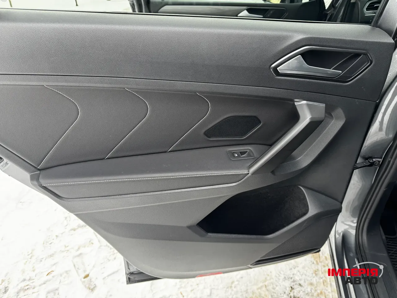 Volkswagen Tiguan R - фото 12