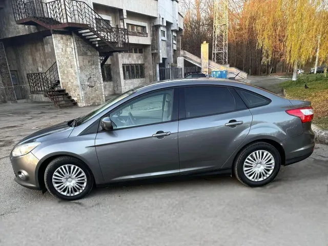 Ford Focus - фото 4
