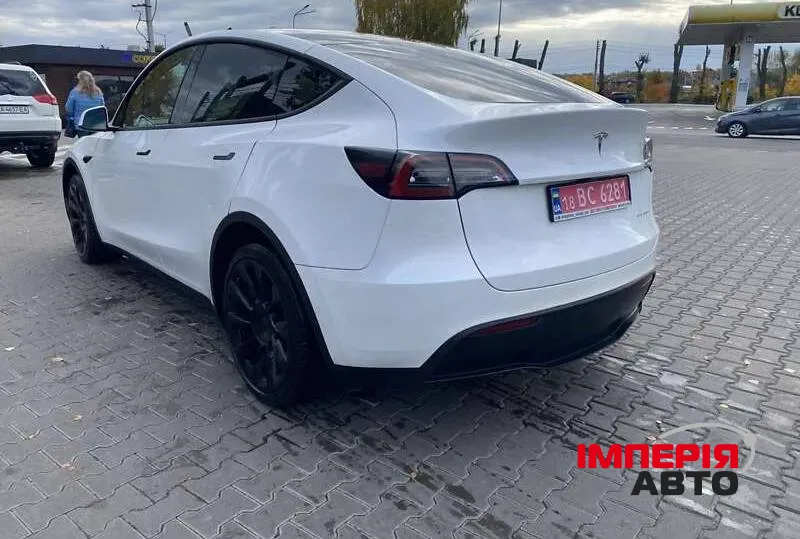 Tesla Model Y - фото 5