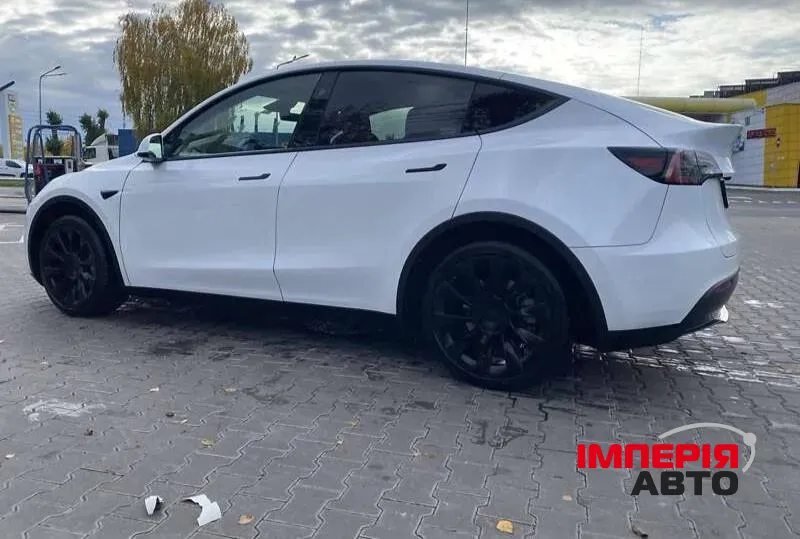 Tesla Model Y - фото 6