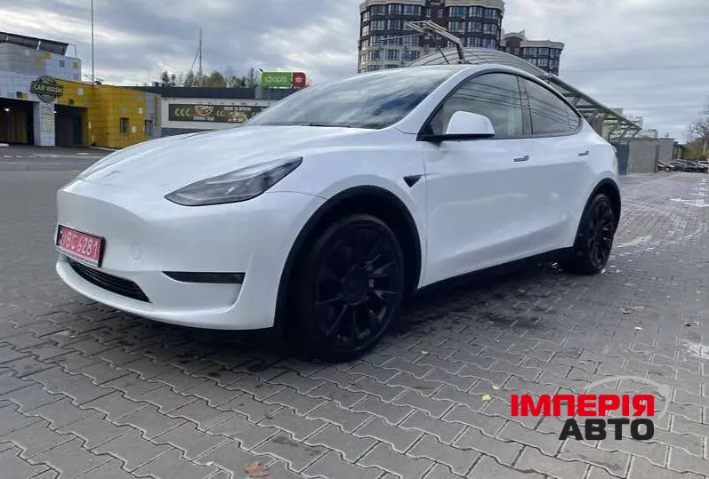 Tesla Model Y - фото 3