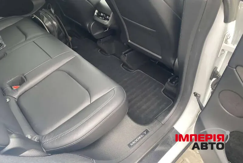 Tesla Model Y - фото 8