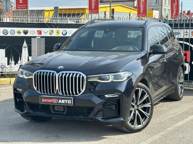 BMW X7 - фото 1