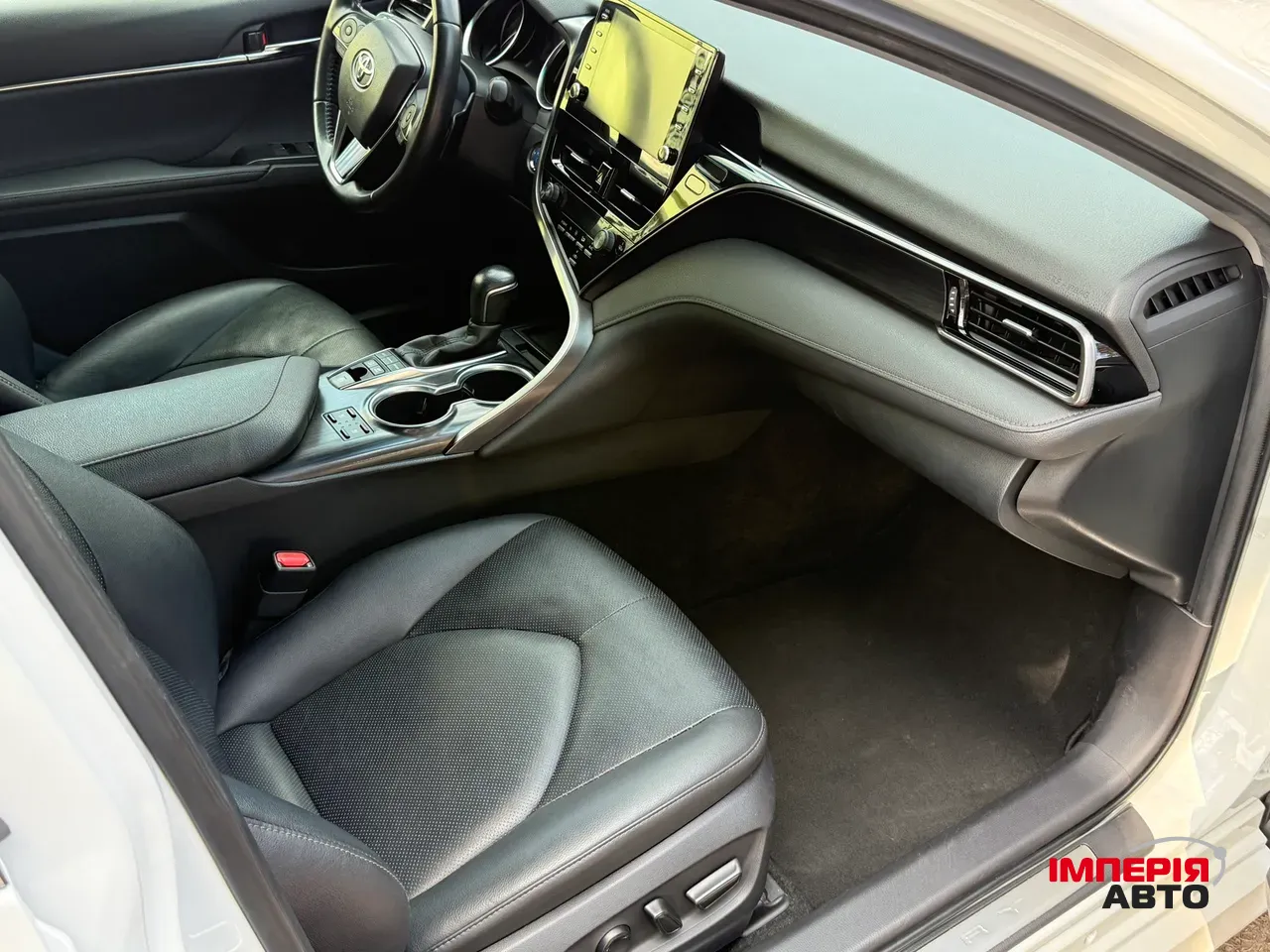 Toyota Camry - фото 12