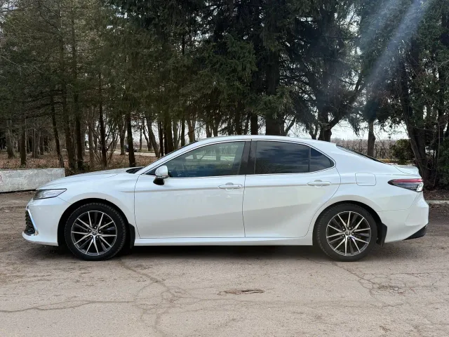 Toyota Camry - фото 4