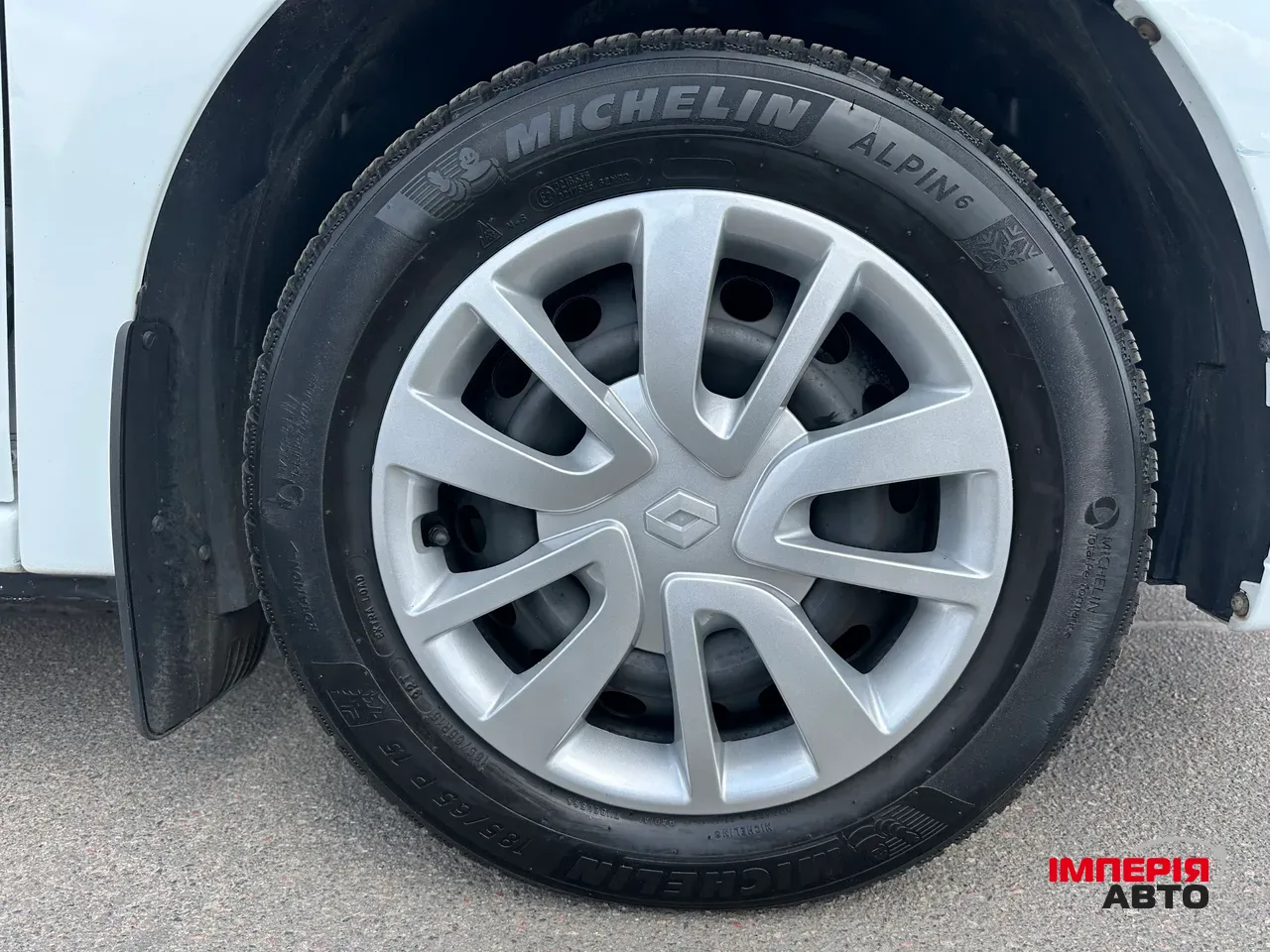 Renault Sandero - фото 12