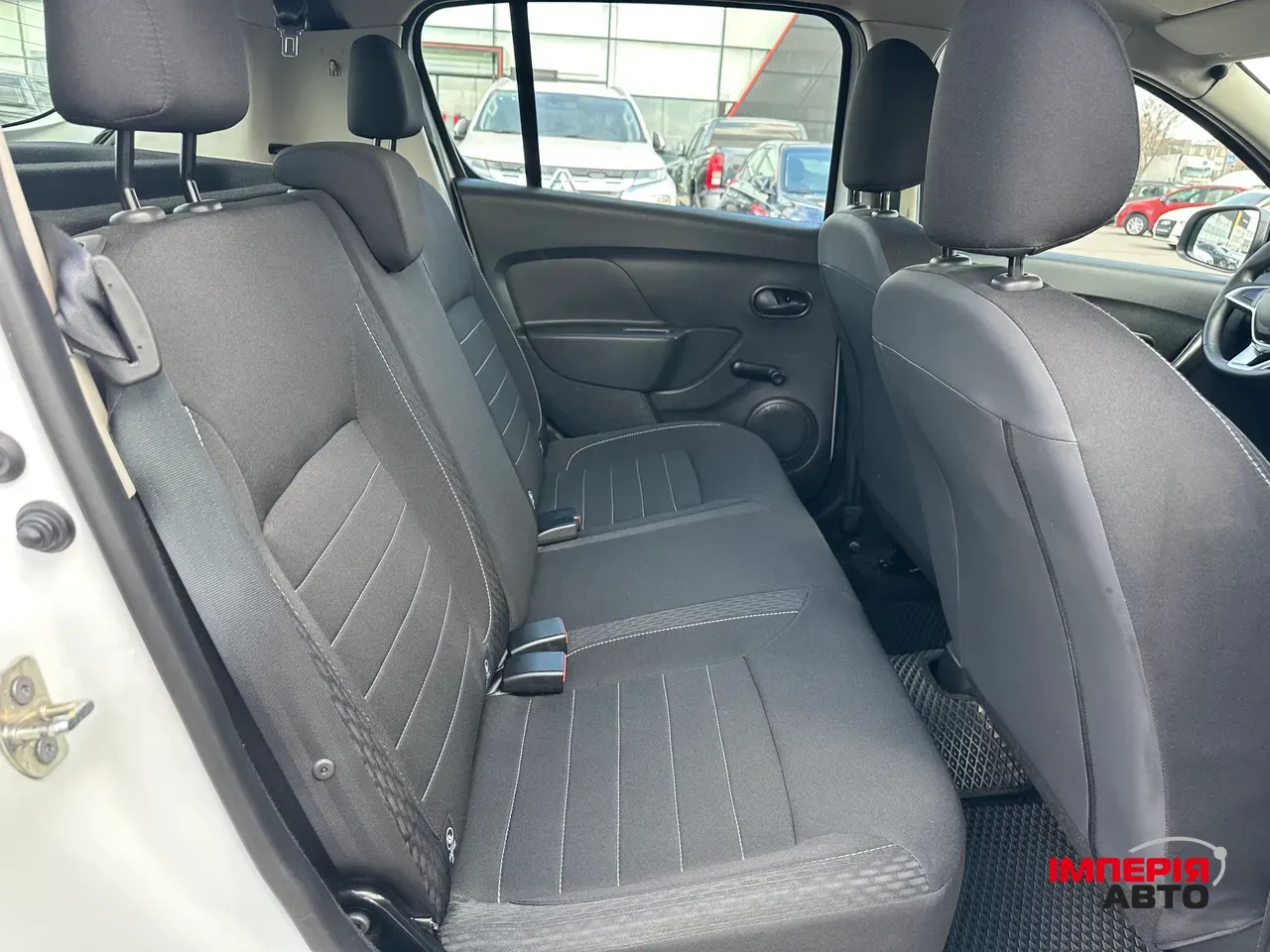 Renault Sandero - фото 24