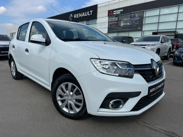 Renault Sandero - фото 1