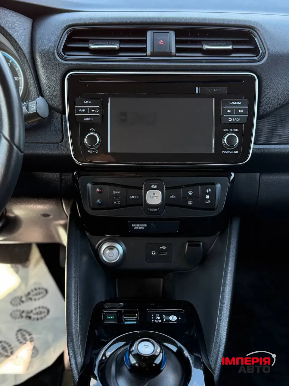 Nissan Leaf - фото 11