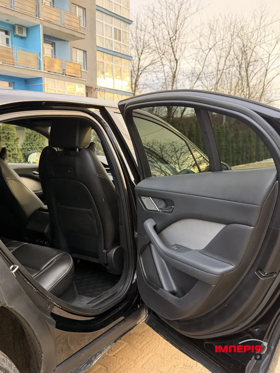 Jaguar I-Pace - фото 5