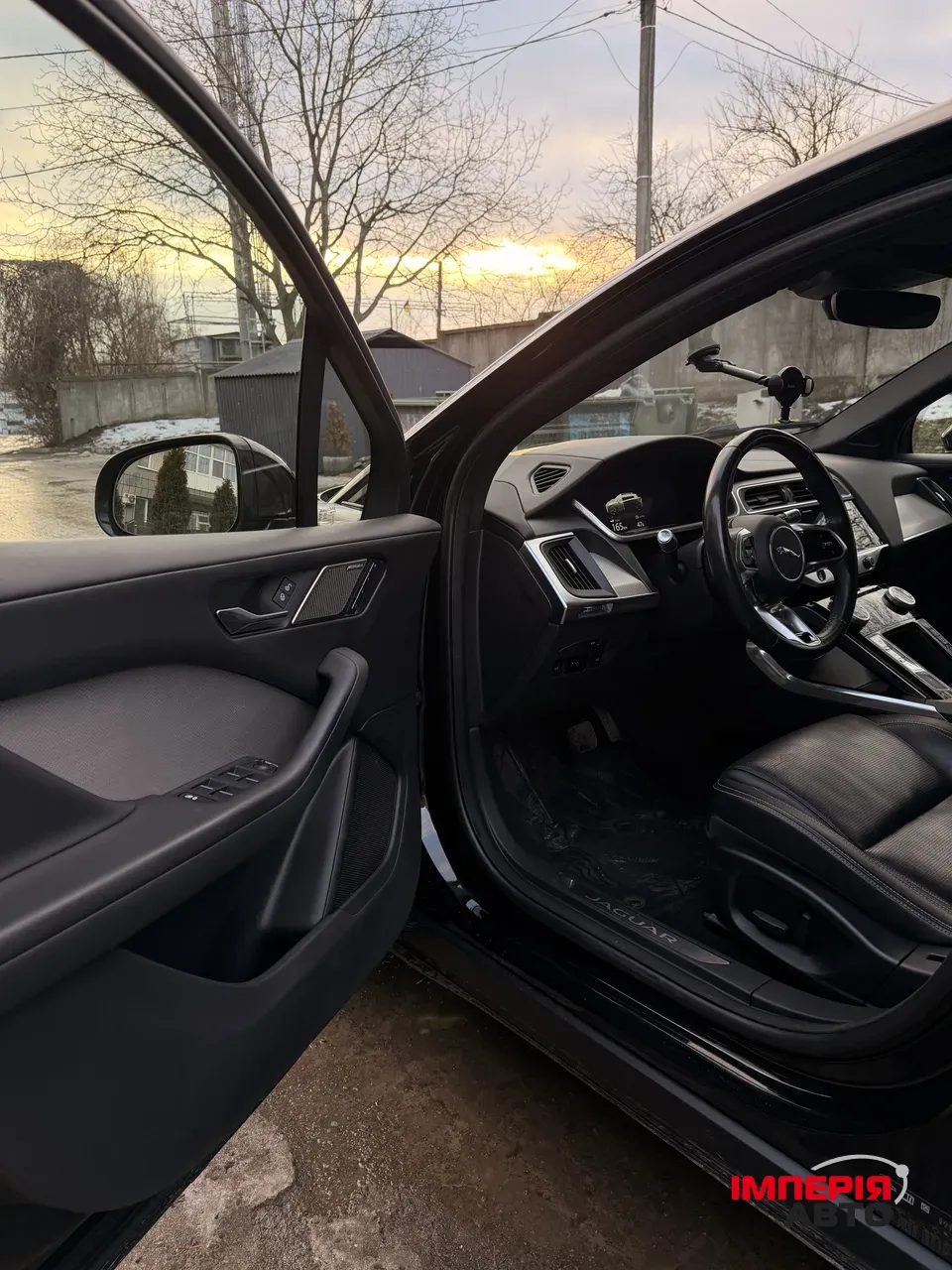 Jaguar I-Pace - фото 12