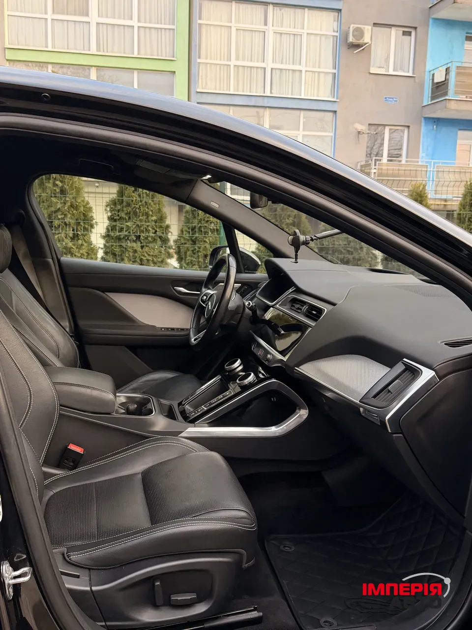 Jaguar I-Pace - фото 7