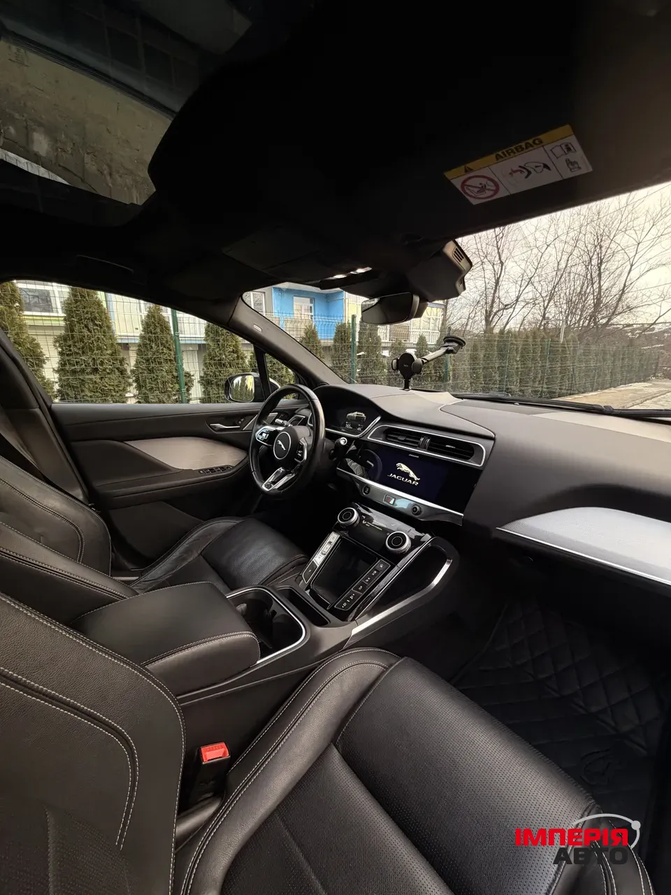 Jaguar I-Pace - фото 9