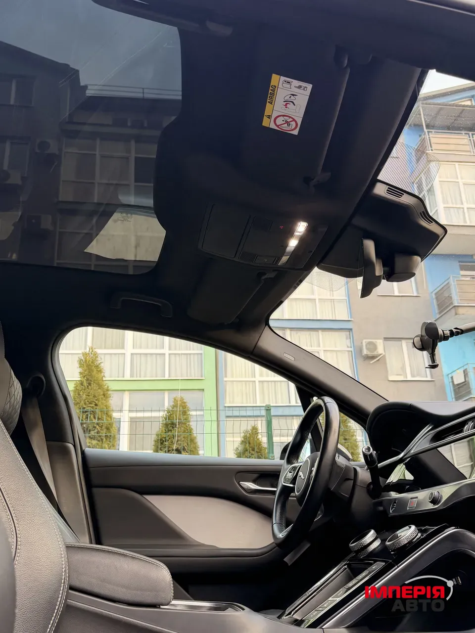 Jaguar I-Pace - фото 8