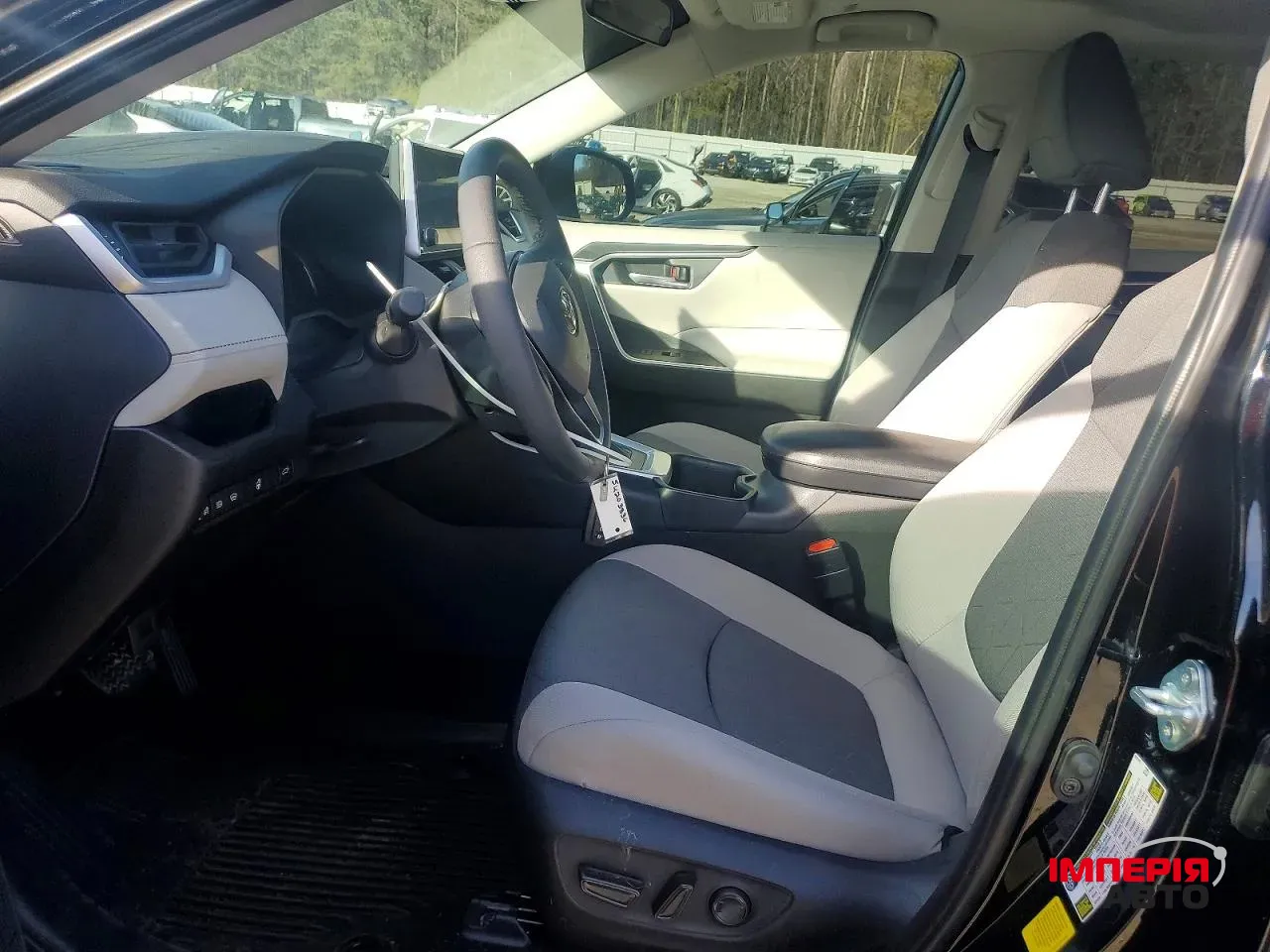 Toyota RAV4 - фото 7