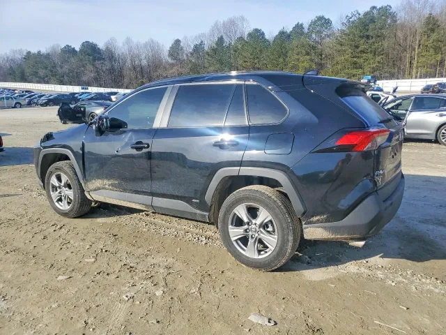 Toyota RAV4 - фото 4