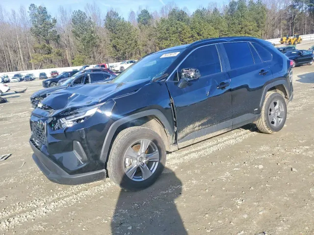 Toyota RAV4 - фото 3
