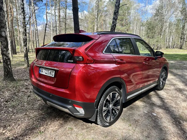 Mitsubishi Eclipse Cross - фото 3