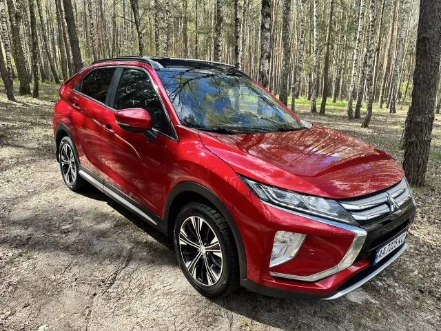 Mitsubishi Eclipse Cross - фото 1