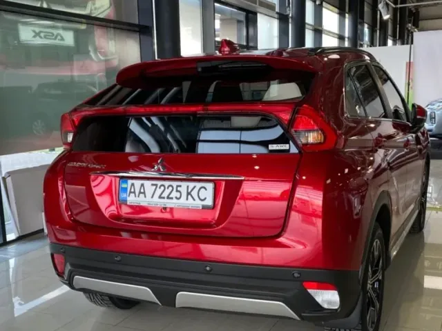 Mitsubishi Eclipse Cross - фото 2