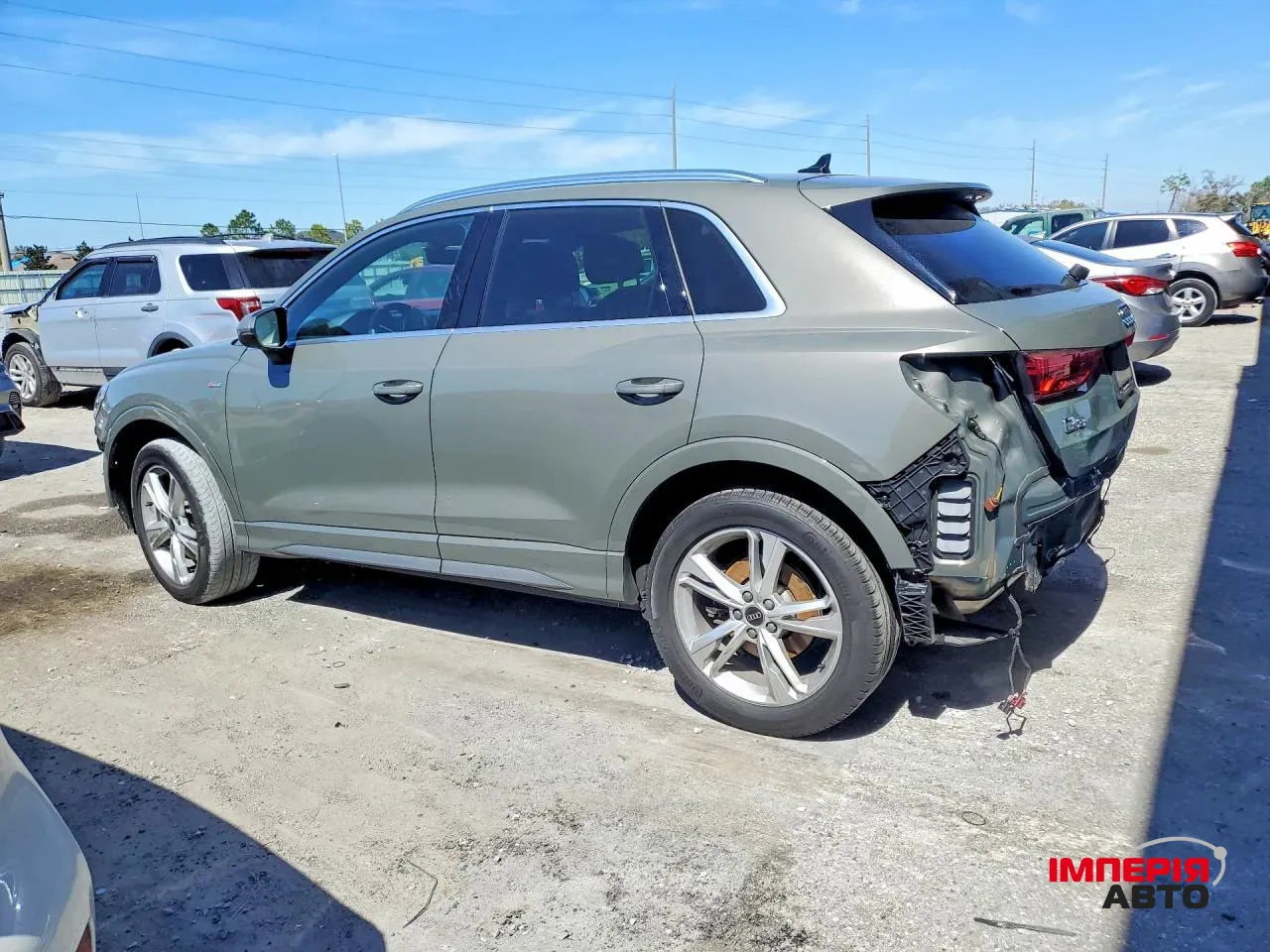 Audi Q3 - фото 4